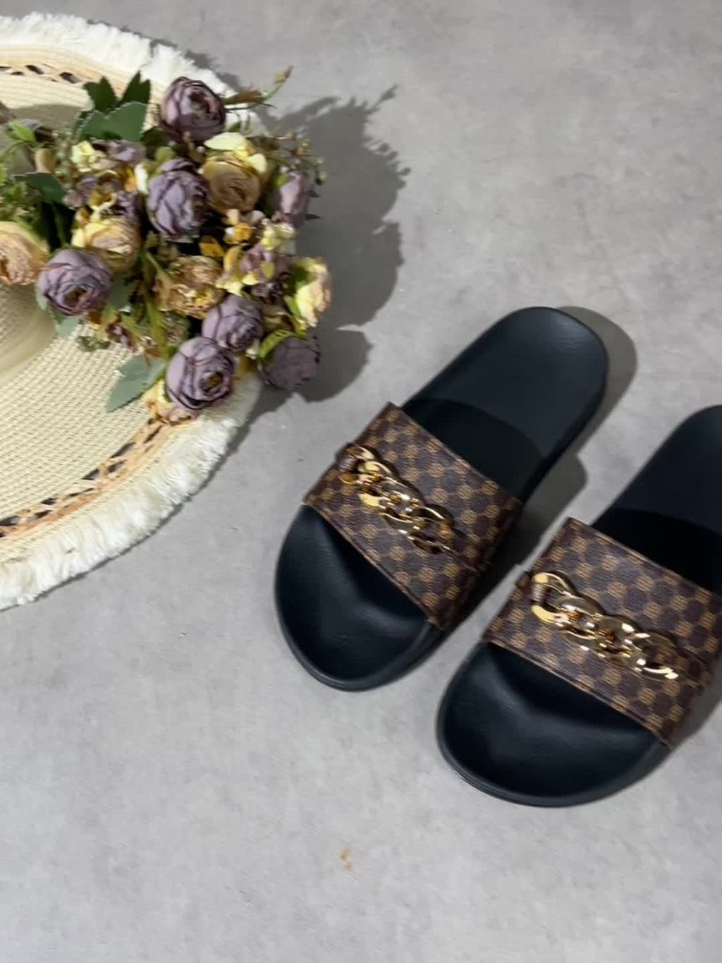 Milano Chain-Detail Sandals | Women's Cushioned Comfort Sandals