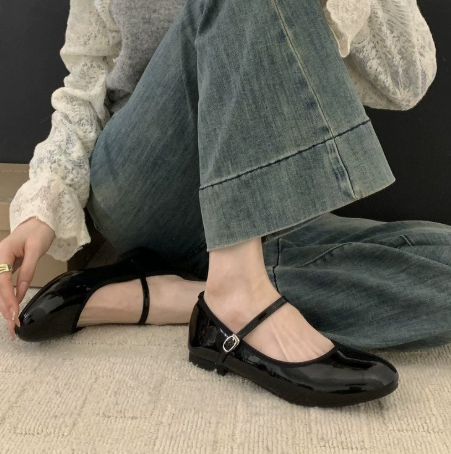 Coco Mary Jane Flats | Women's Patent Round-Toe Shoes