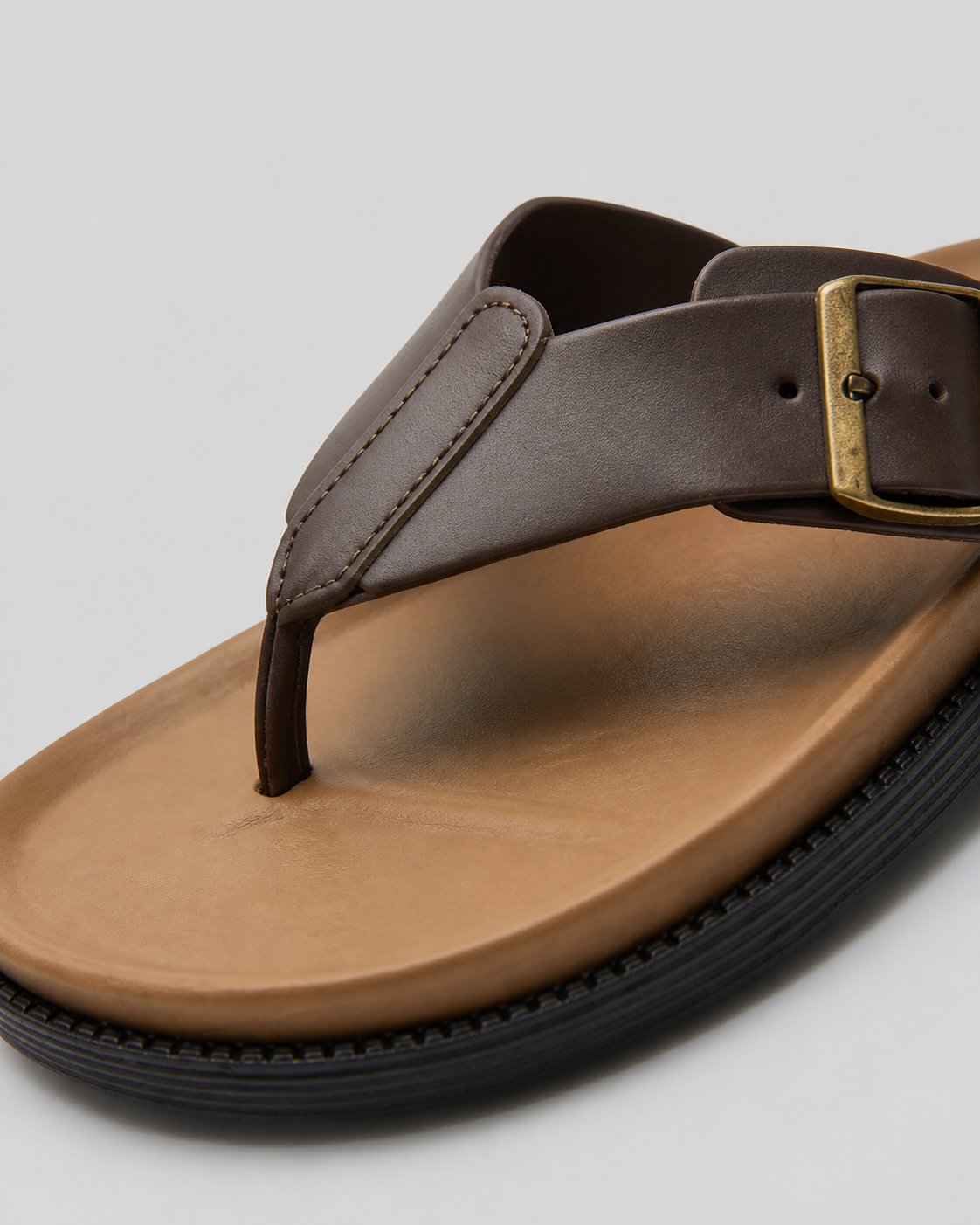 Veylor Toe-Post Thong Sandals | Women's Flat Leather-Look Sandals — Brown — macro