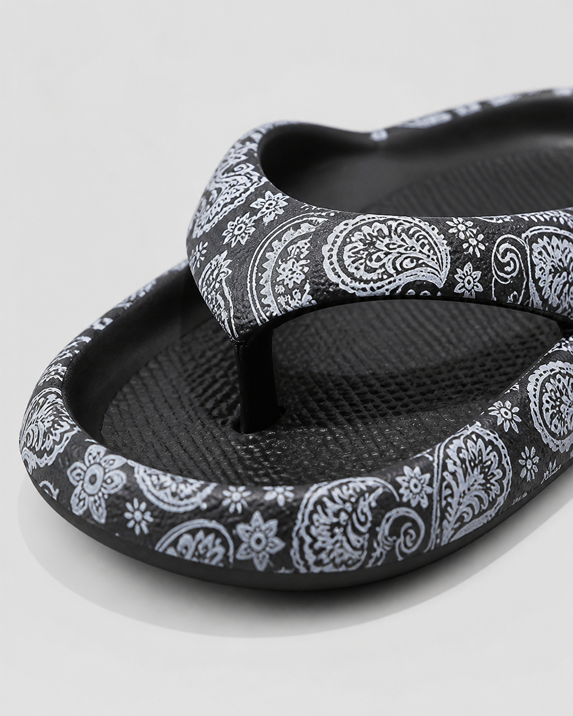 Marsa Criss-Cross Thong Sandals | Women's Cushioned Foam Sandals — Black — macro