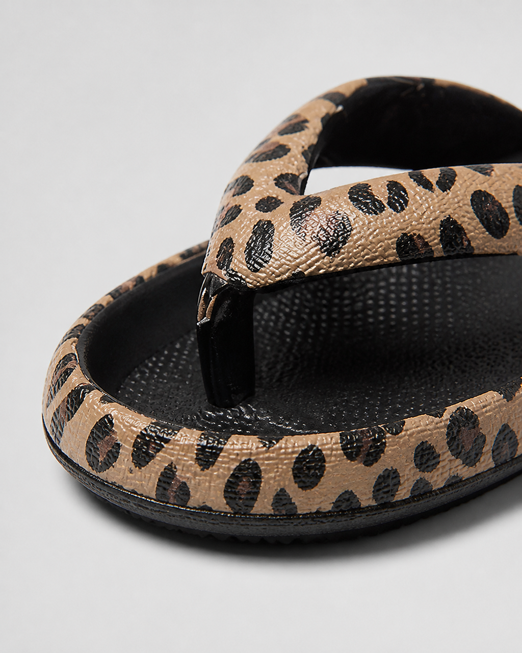 Marsa Criss-Cross Thong Sandals | Women's Cushioned Foam Sandals — Black Leopard — macro