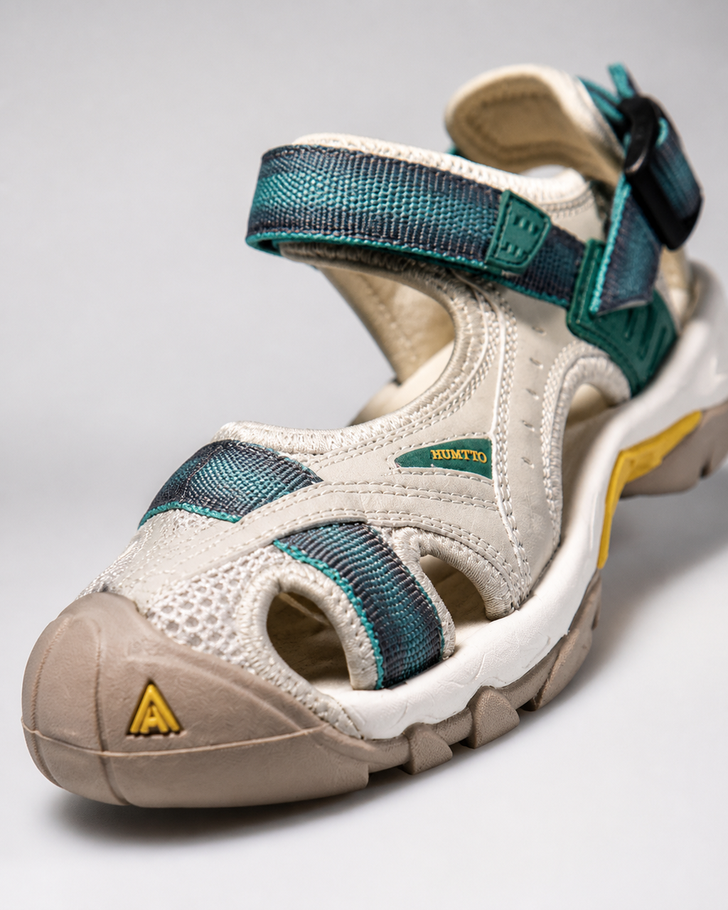 Humtto Closed-Toe Water Sandals | Women's Non-Slip Sport Sandals — Beige dark green — macro