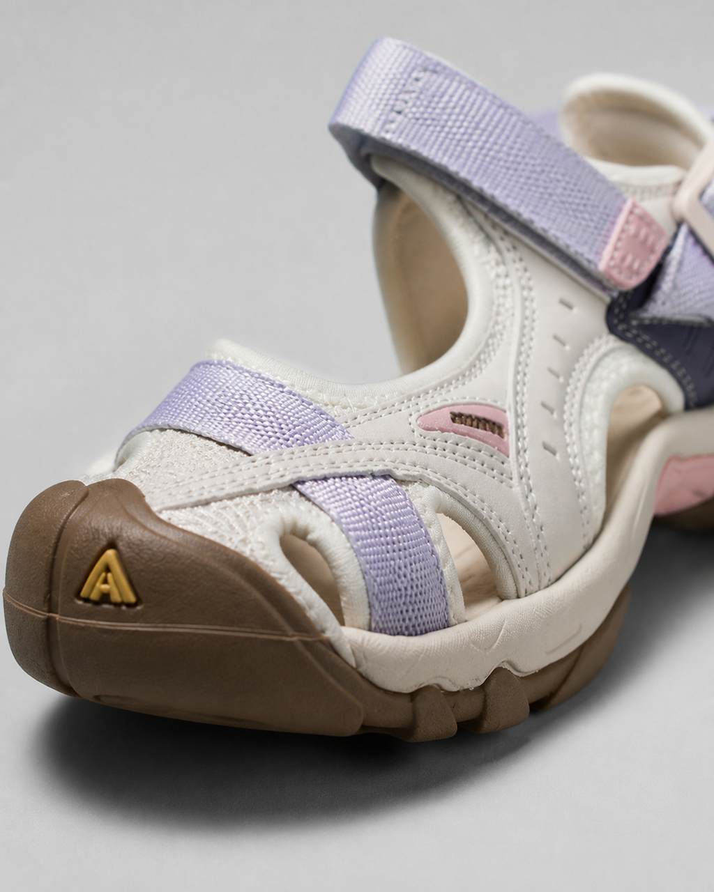 Humtto Closed-Toe Water Sandals | Women's Non-Slip Sport Sandals — Ivory white purple — macro