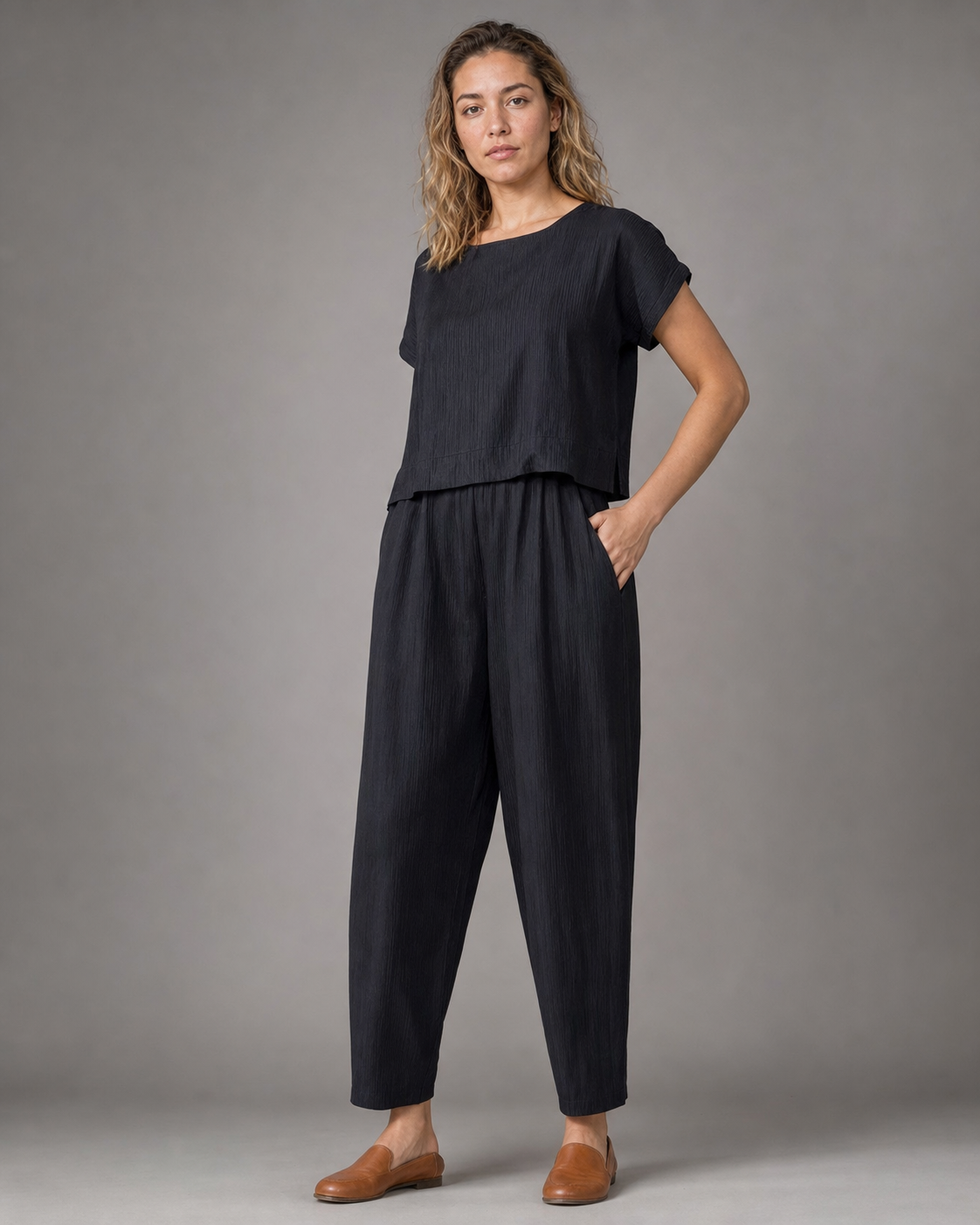 Desiree Relaxed Barrel Pants | Women's Lightweight Summer Trousers — Black — threequarter