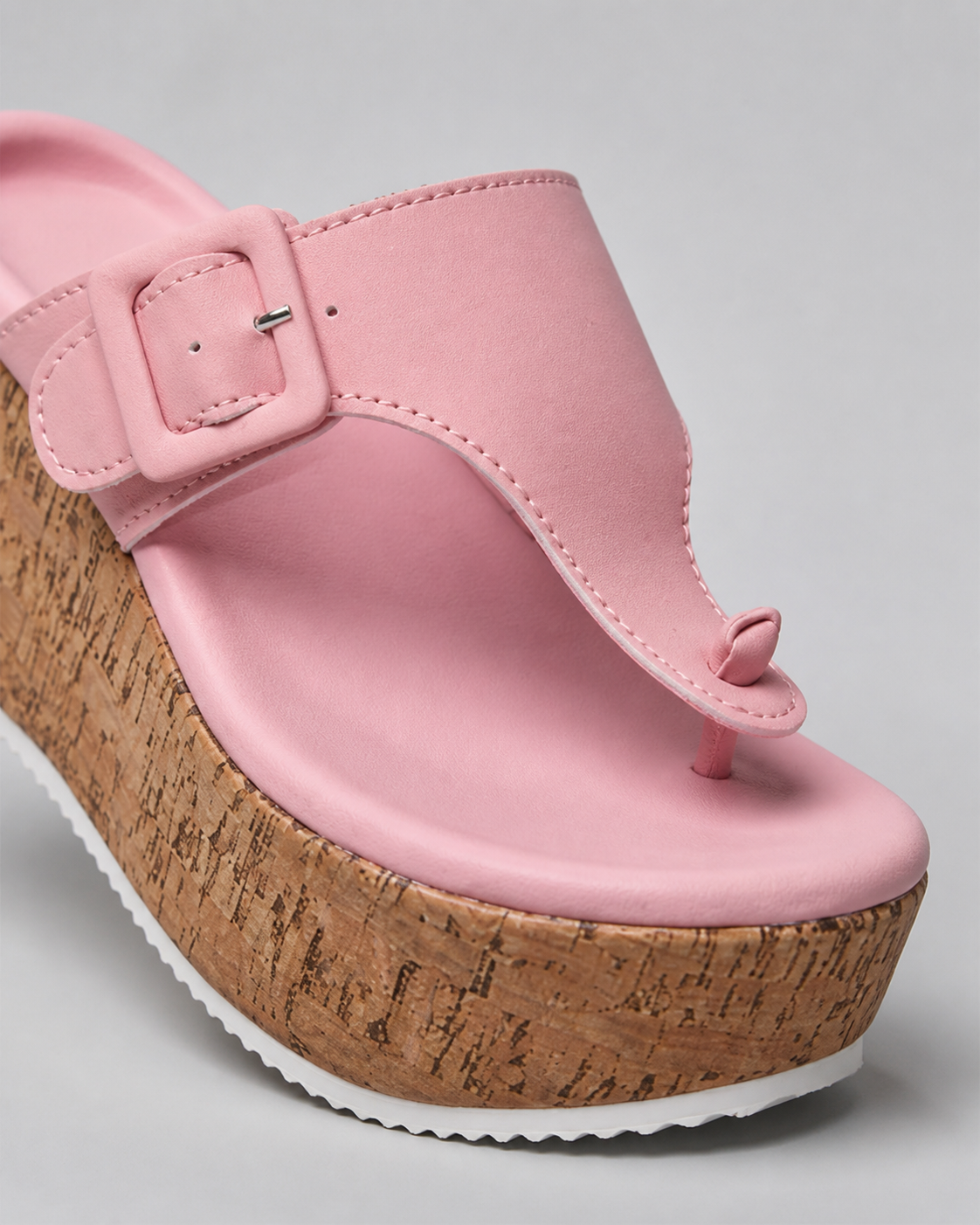 Cork Wedge Thong Sandals | Women's Buckle Platform Sandals — Pink — macro