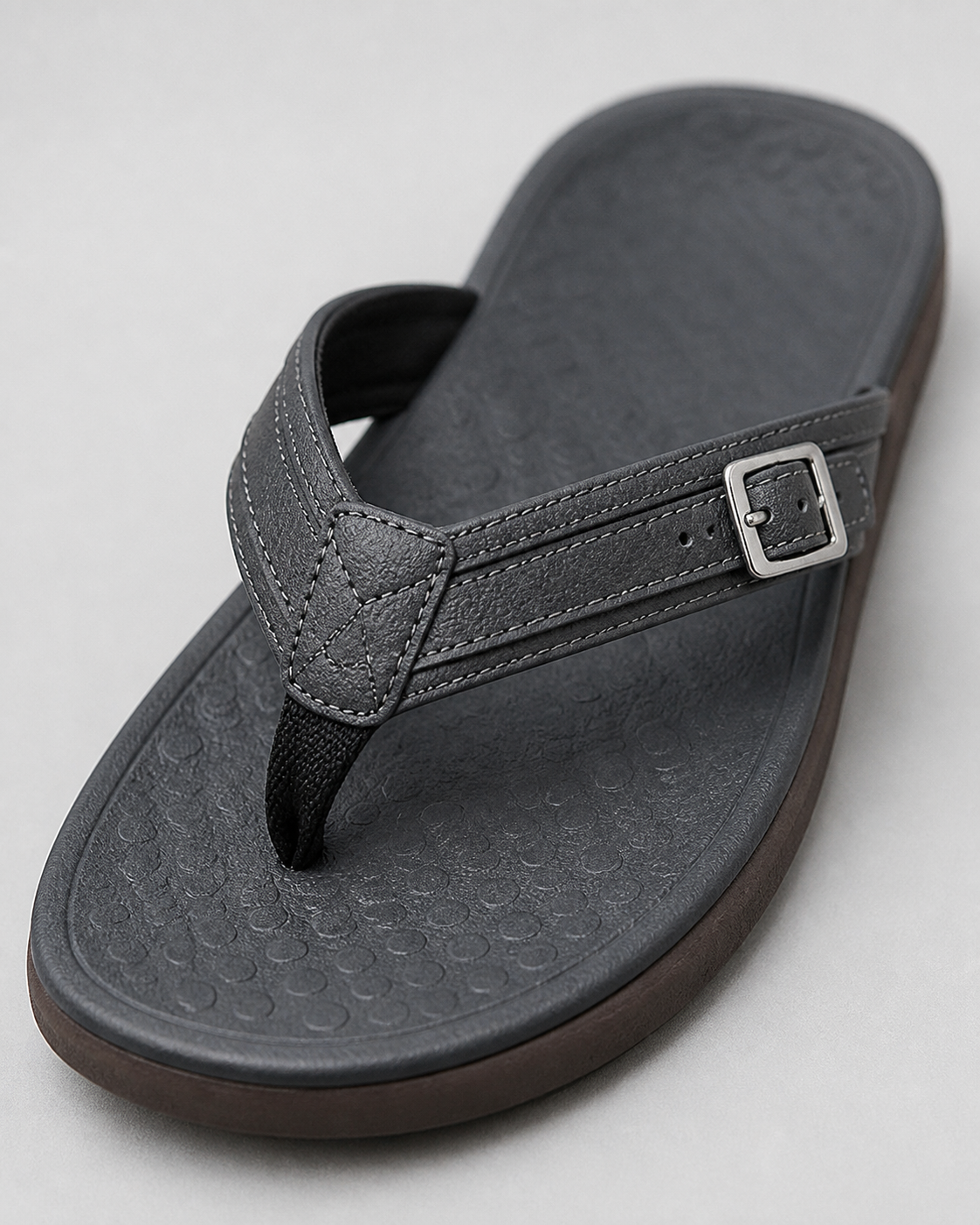 Daryl Cushioned Thong Sandals | Women's Comfort Summer Sandals — Black — macro