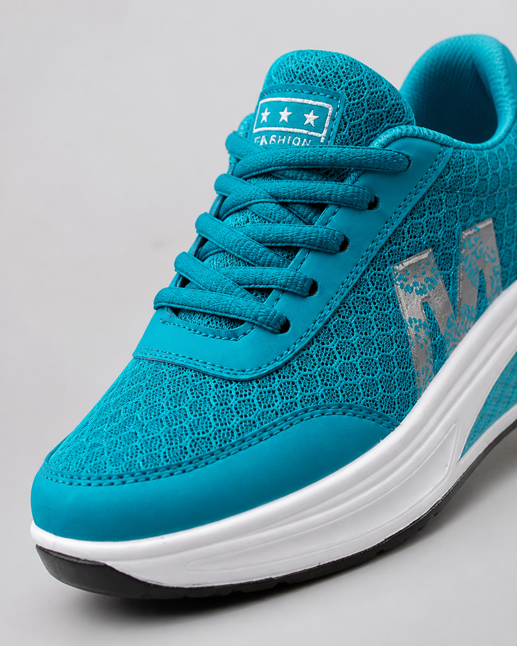 Skyler Platform Walking Sneakers | Women's Cushioned Trainers — Blue — macro